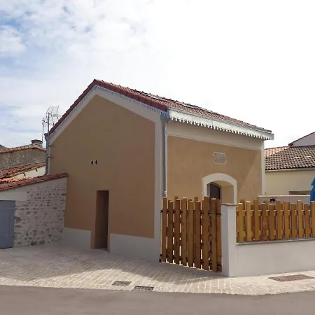 Maison Fouras, 3 Pieces, 5 Personnes - Fr-1-523-11 Casa de Férias Fouras